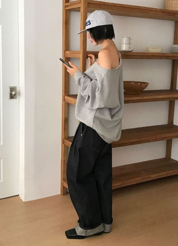 CUT-OFF SHOULDER SWEAT